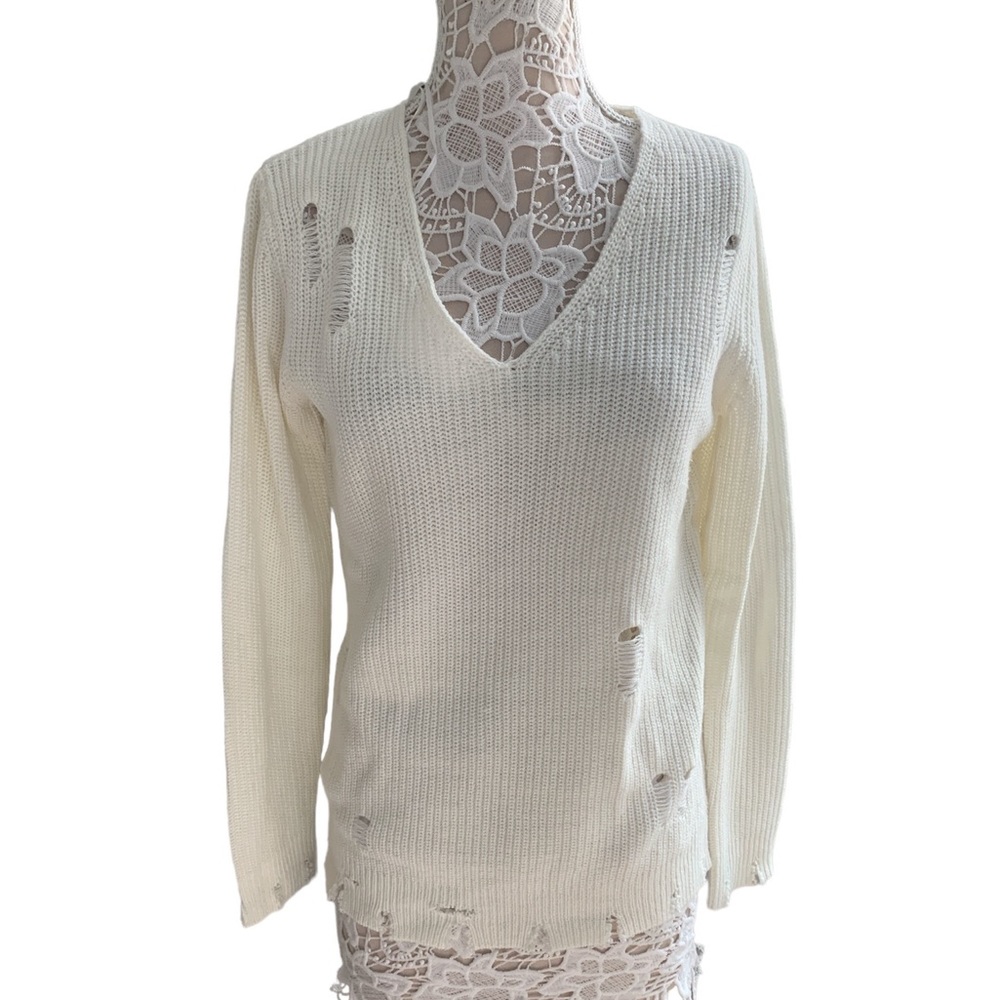ambiance apparel distressed sweater sz M